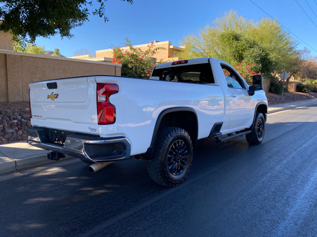 Chevrolet Silverado 2500HD 4WD Reg Cab 142" LT 2022
