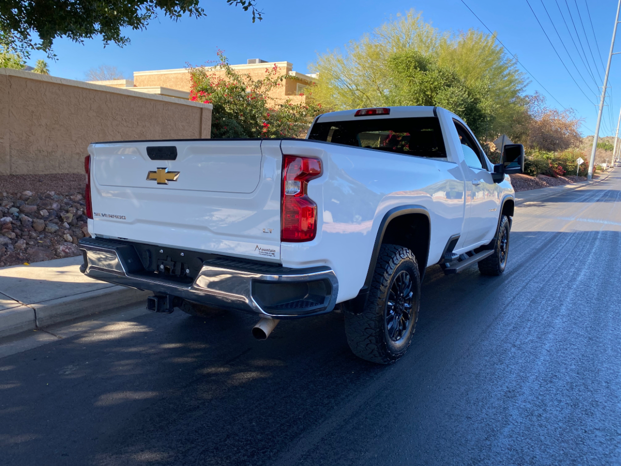 Chevrolet Silverado 2500HD 4WD Reg Cab 142" LT 2022