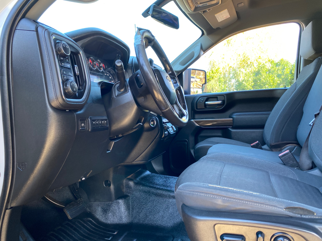 Chevrolet Silverado 2500HD 4WD Reg Cab 142" LT 2022