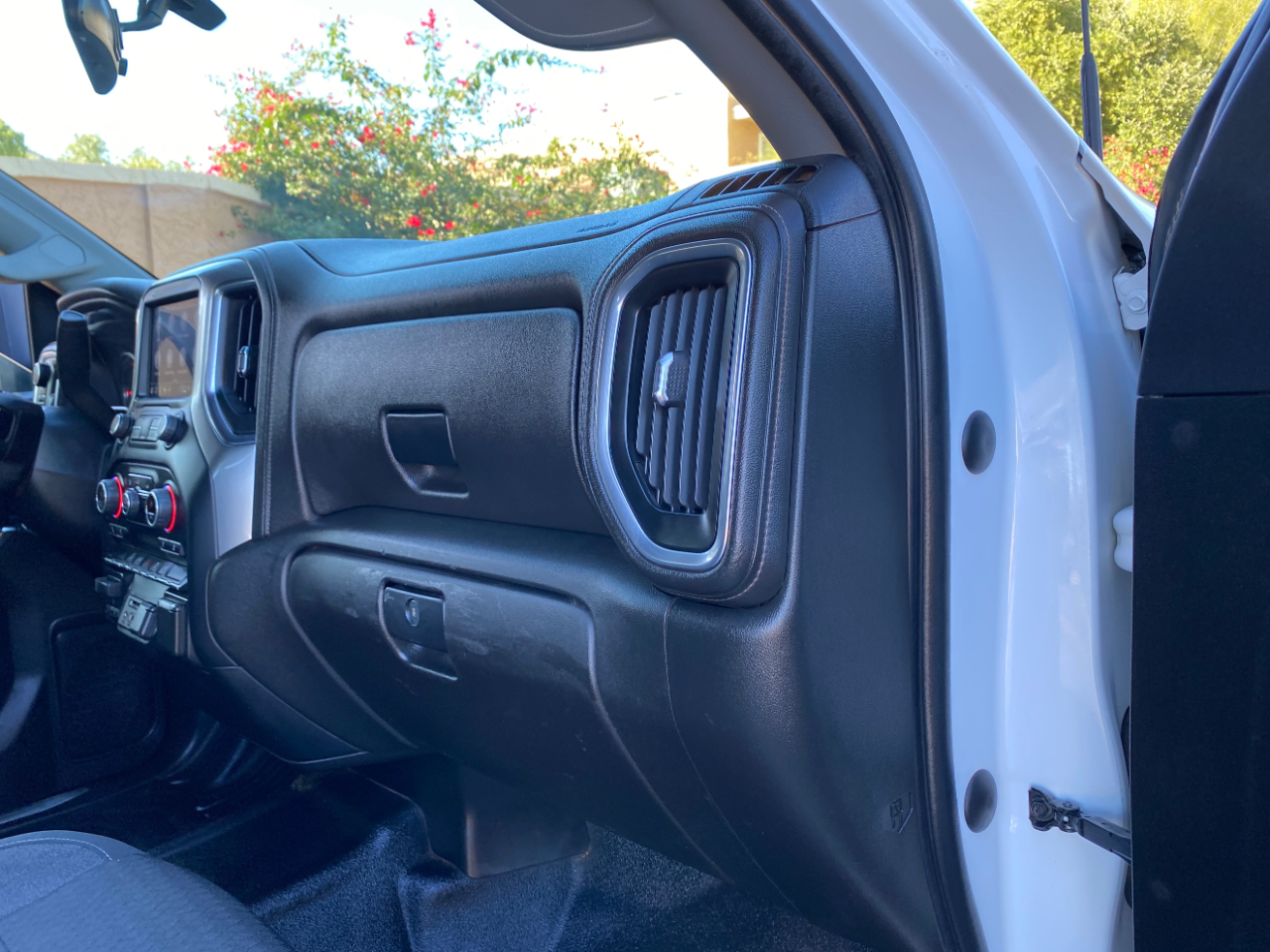 Chevrolet Silverado 2500HD 4WD Reg Cab 142" LT 2022