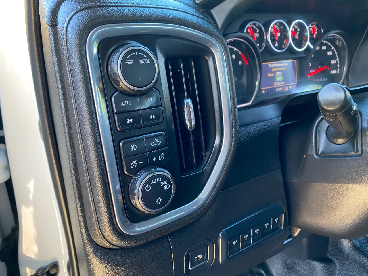 Chevrolet Silverado 2500HD 4WD Reg Cab 142" LT 2022