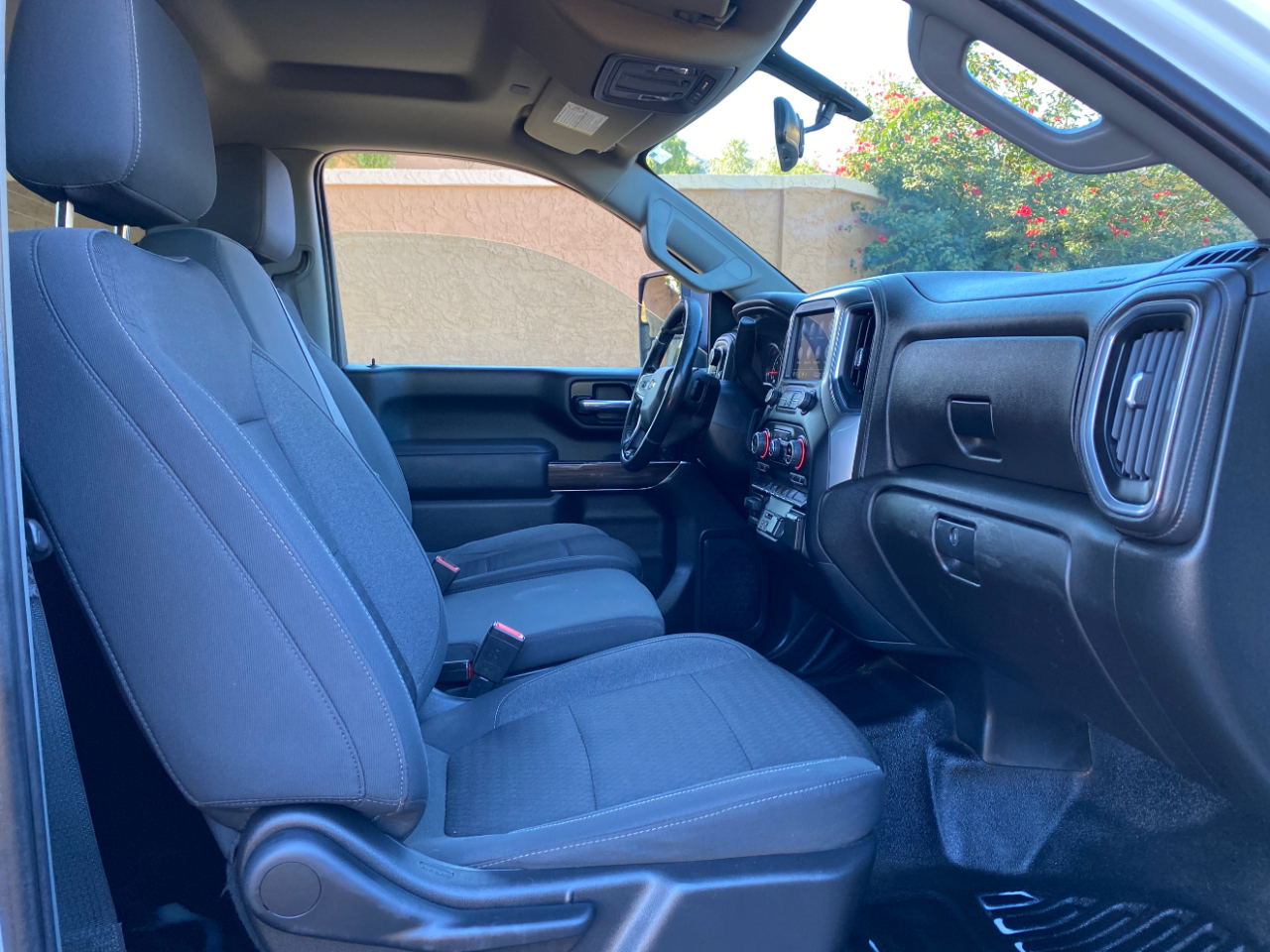 Chevrolet Silverado 2500HD 4WD Reg Cab 142" LT 2022