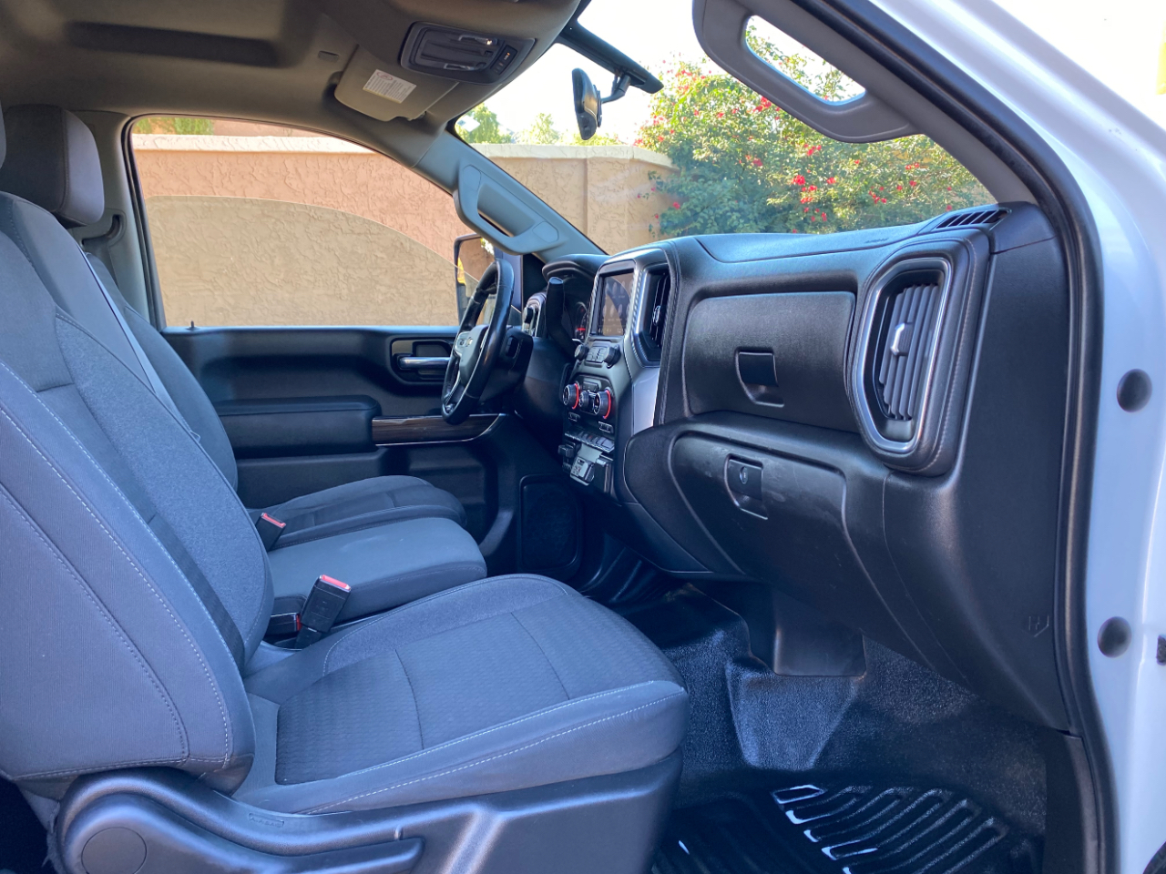 Chevrolet Silverado 2500HD 4WD Reg Cab 142" LT 2022