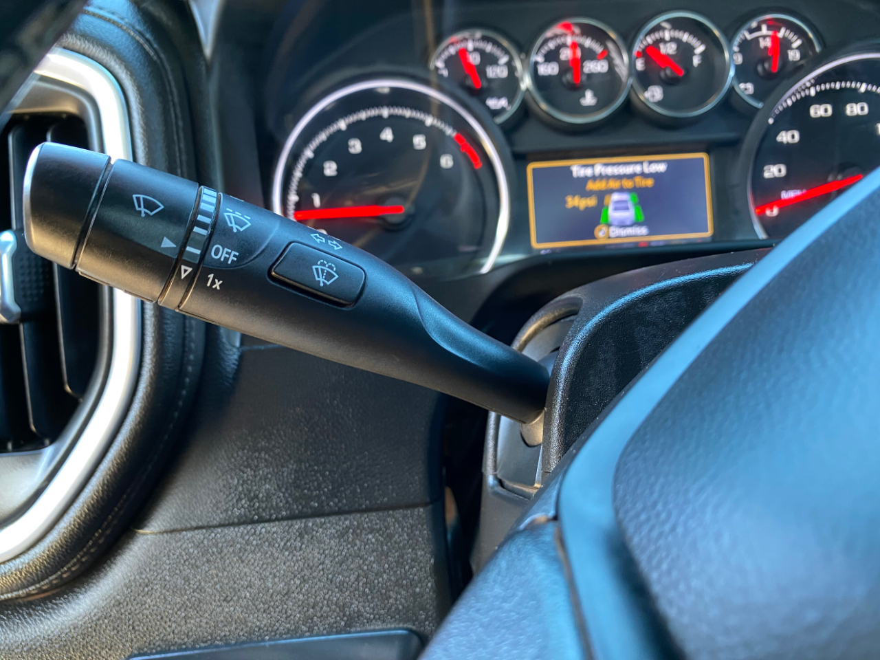 Chevrolet Silverado 2500HD 4WD Reg Cab 142" LT 2022