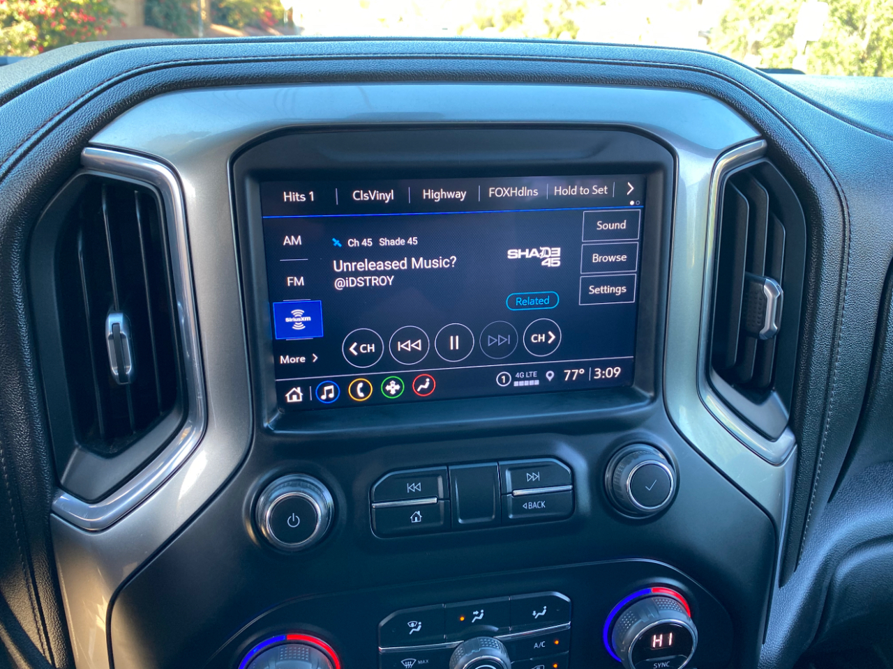 Chevrolet Silverado 2500HD 4WD Reg Cab 142" LT 2022