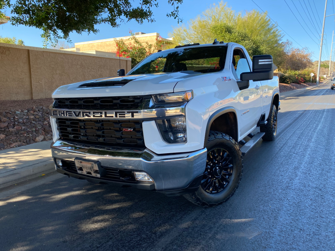 Chevrolet Silverado 2500HD 4WD Reg Cab 142" LT 2022