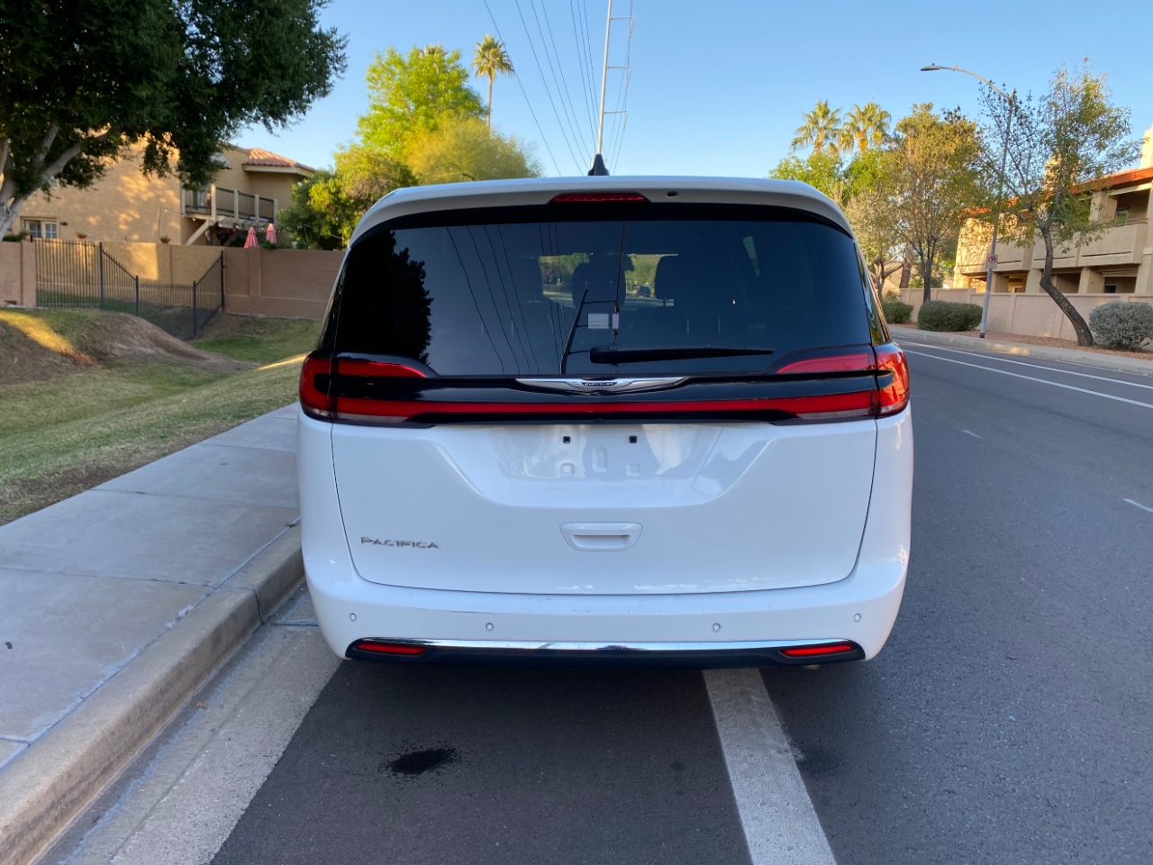 Chrysler Pacifica Touring L FWD 2024