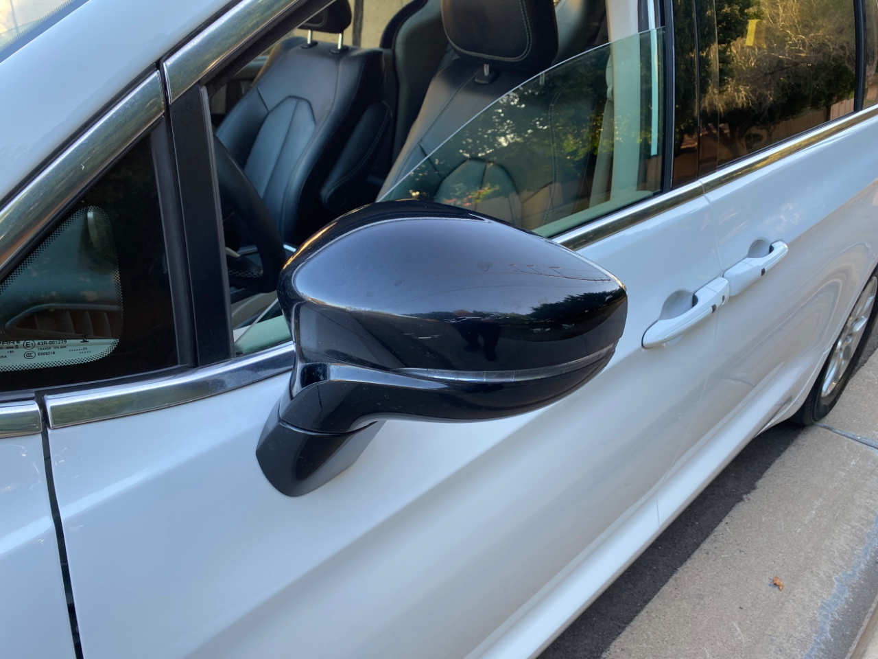 Chrysler Pacifica Touring L FWD 2024