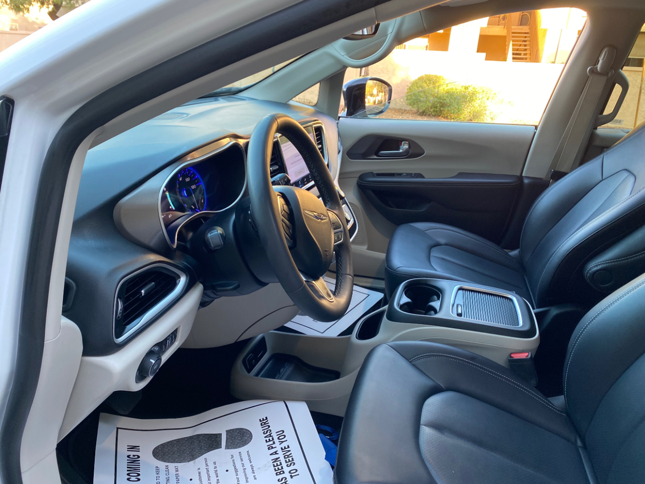 Chrysler Pacifica Touring L FWD 2024