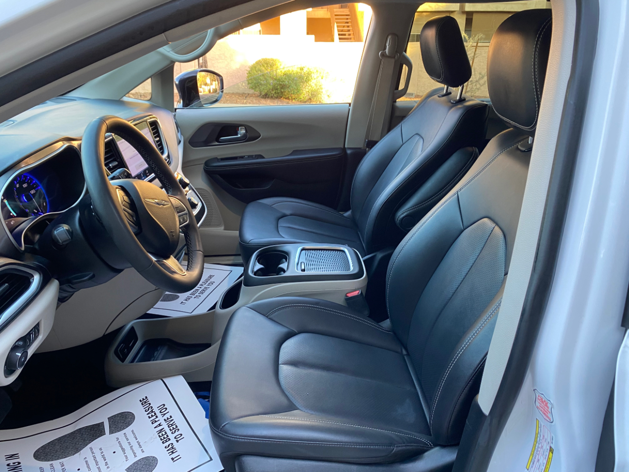 Chrysler Pacifica Touring L FWD 2024