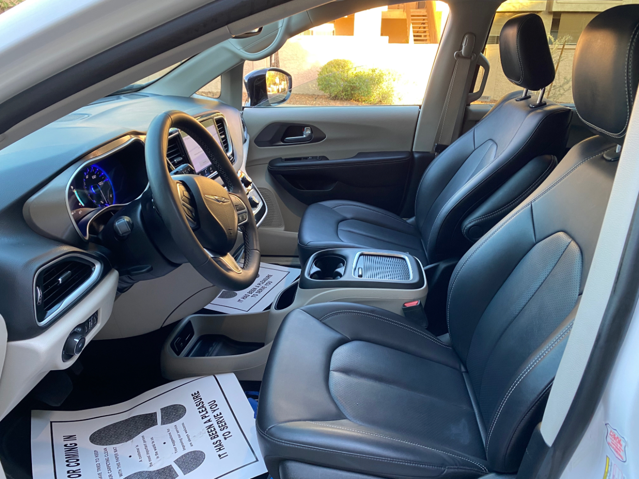 Chrysler Pacifica Touring L FWD 2024