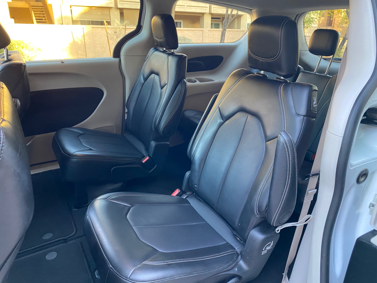 Chrysler Pacifica Touring L FWD 2024