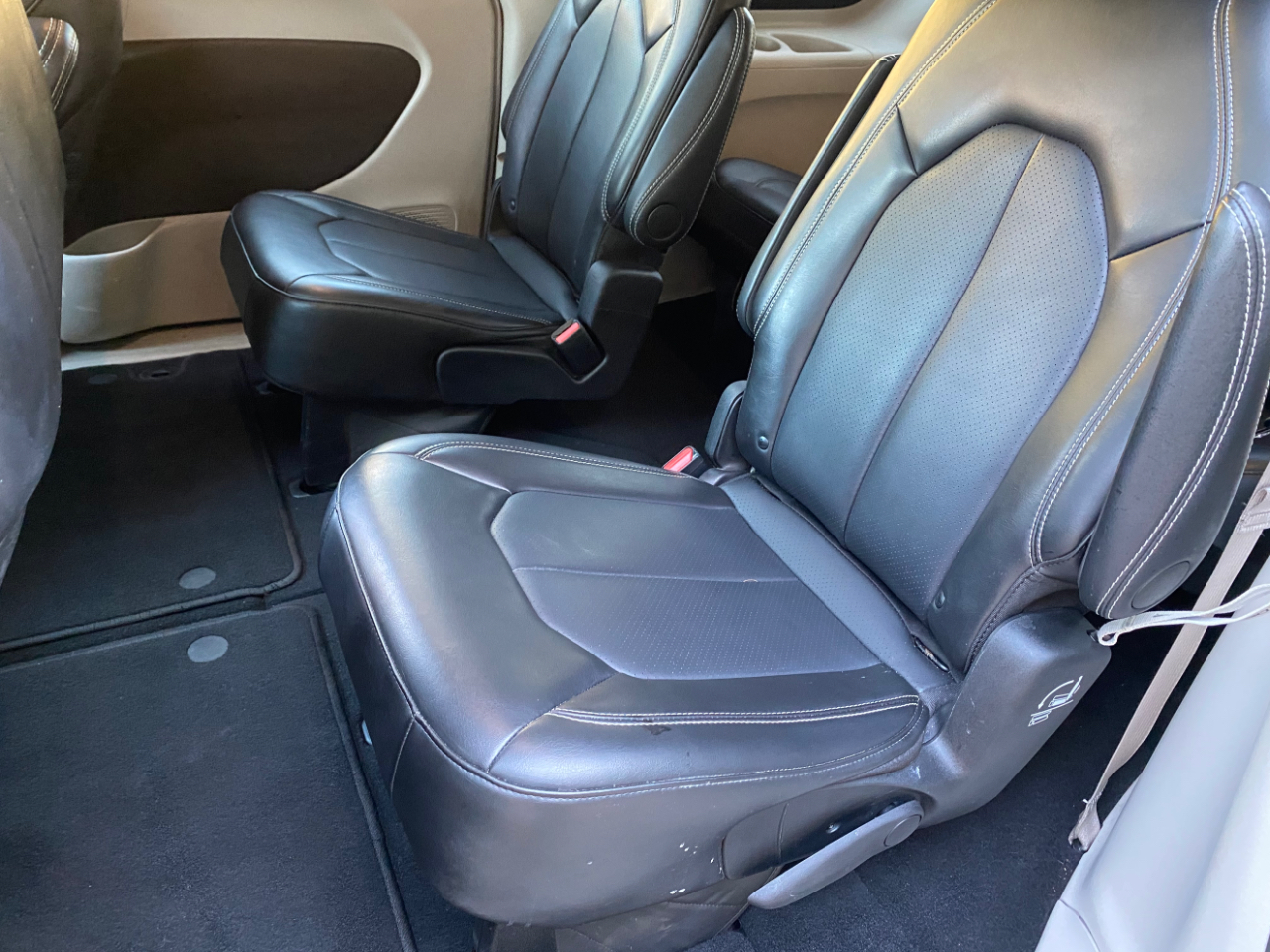 Chrysler Pacifica Touring L FWD 2024