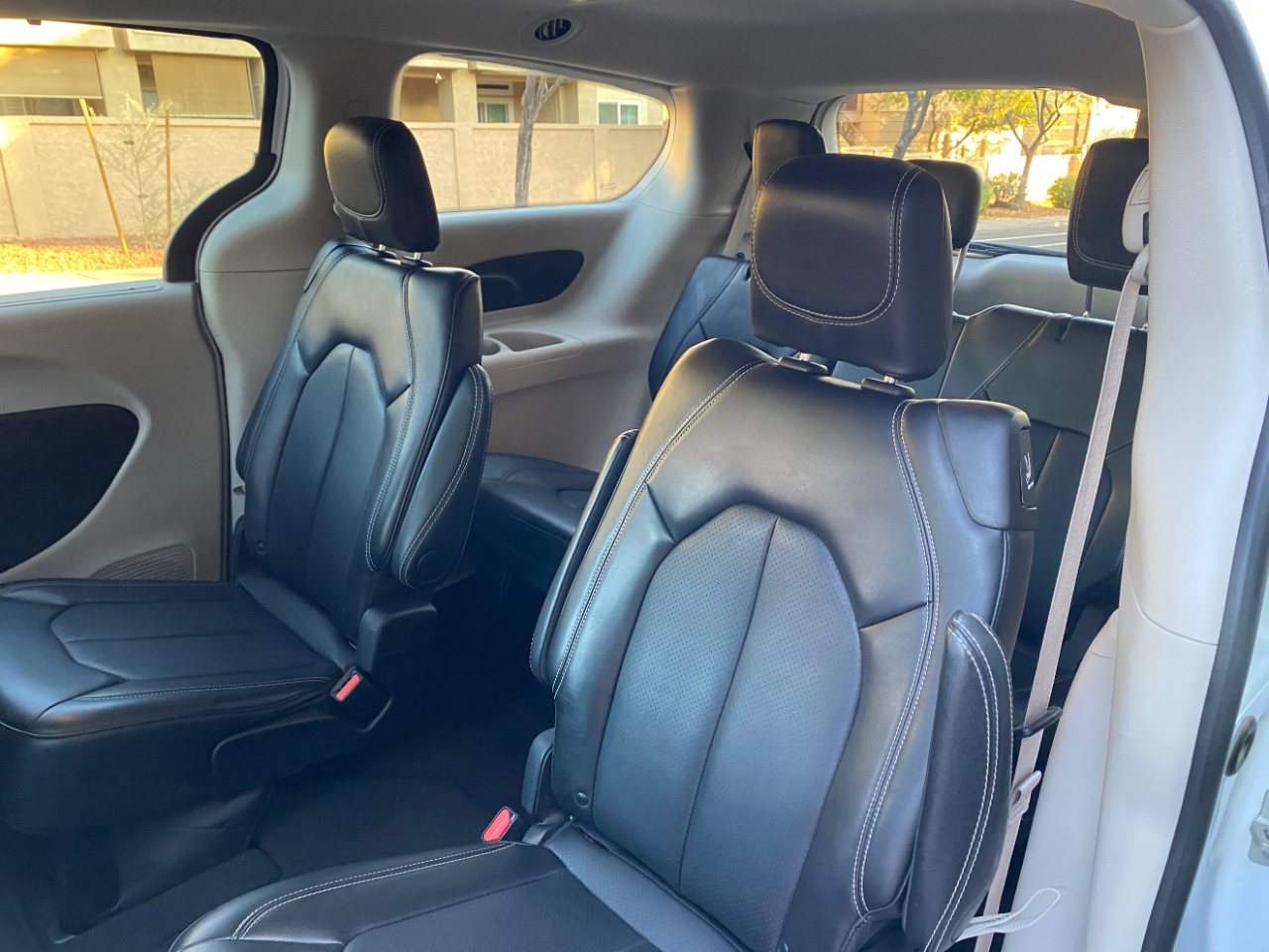 Chrysler Pacifica Touring L FWD 2024