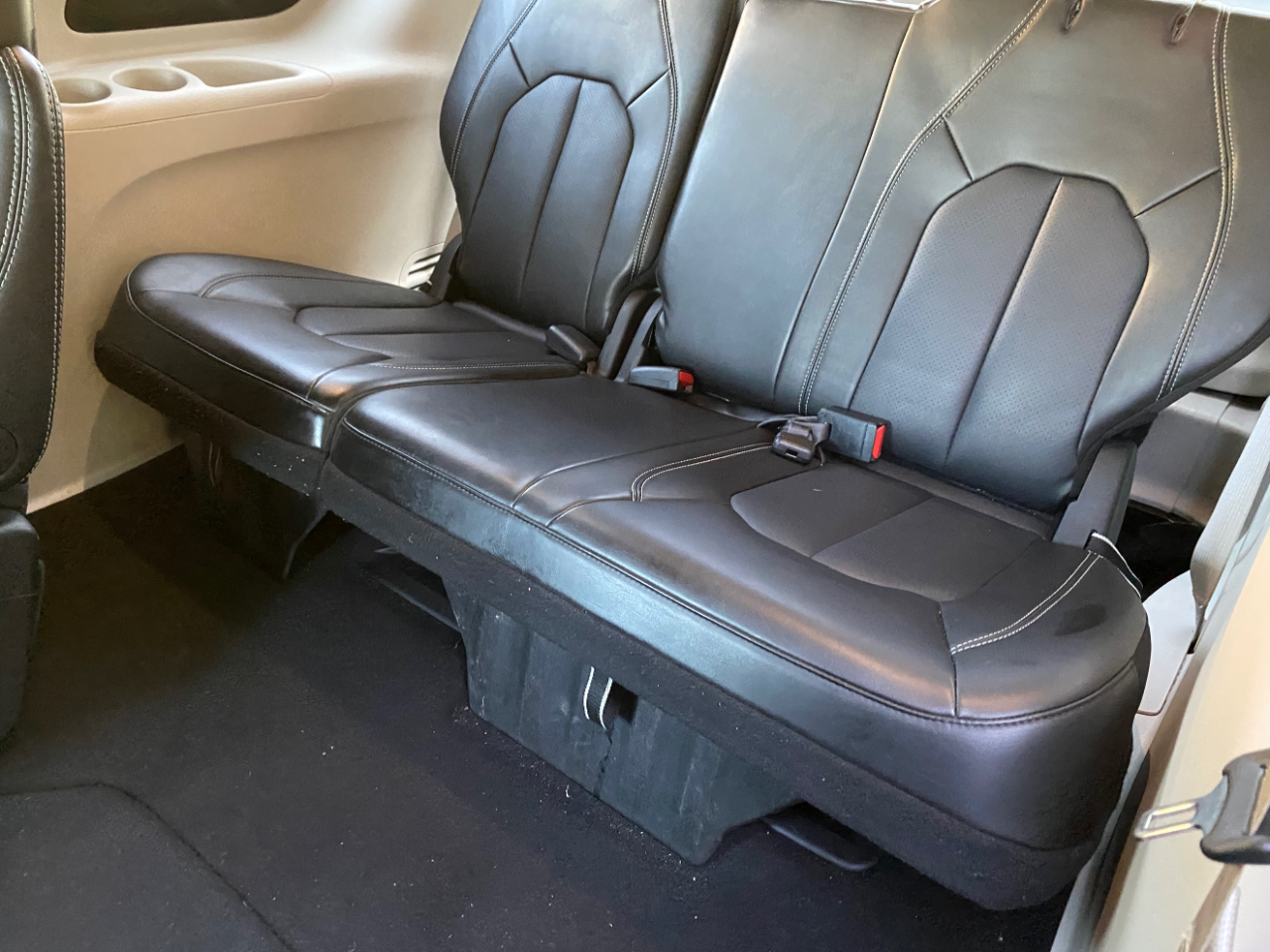 Chrysler Pacifica Touring L FWD 2024