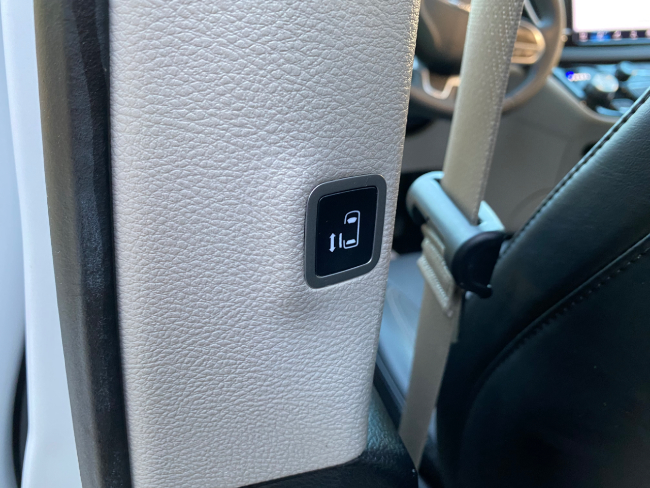 Chrysler Pacifica Touring L FWD 2024