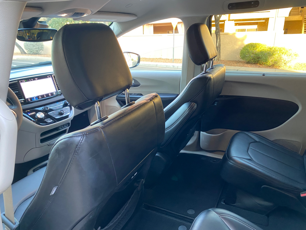 Chrysler Pacifica Touring L FWD 2024