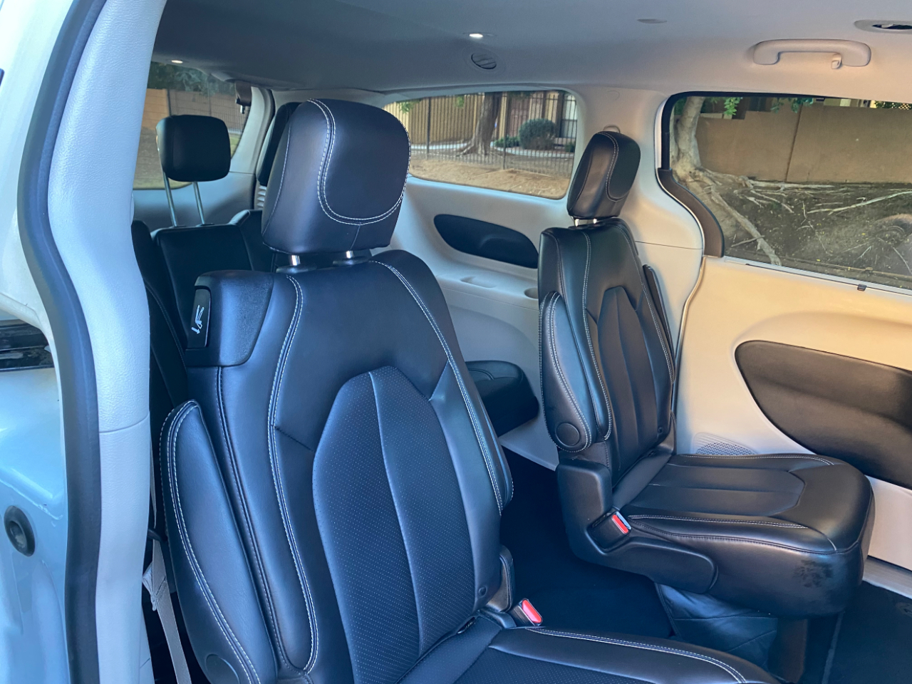 Chrysler Pacifica Touring L FWD 2024