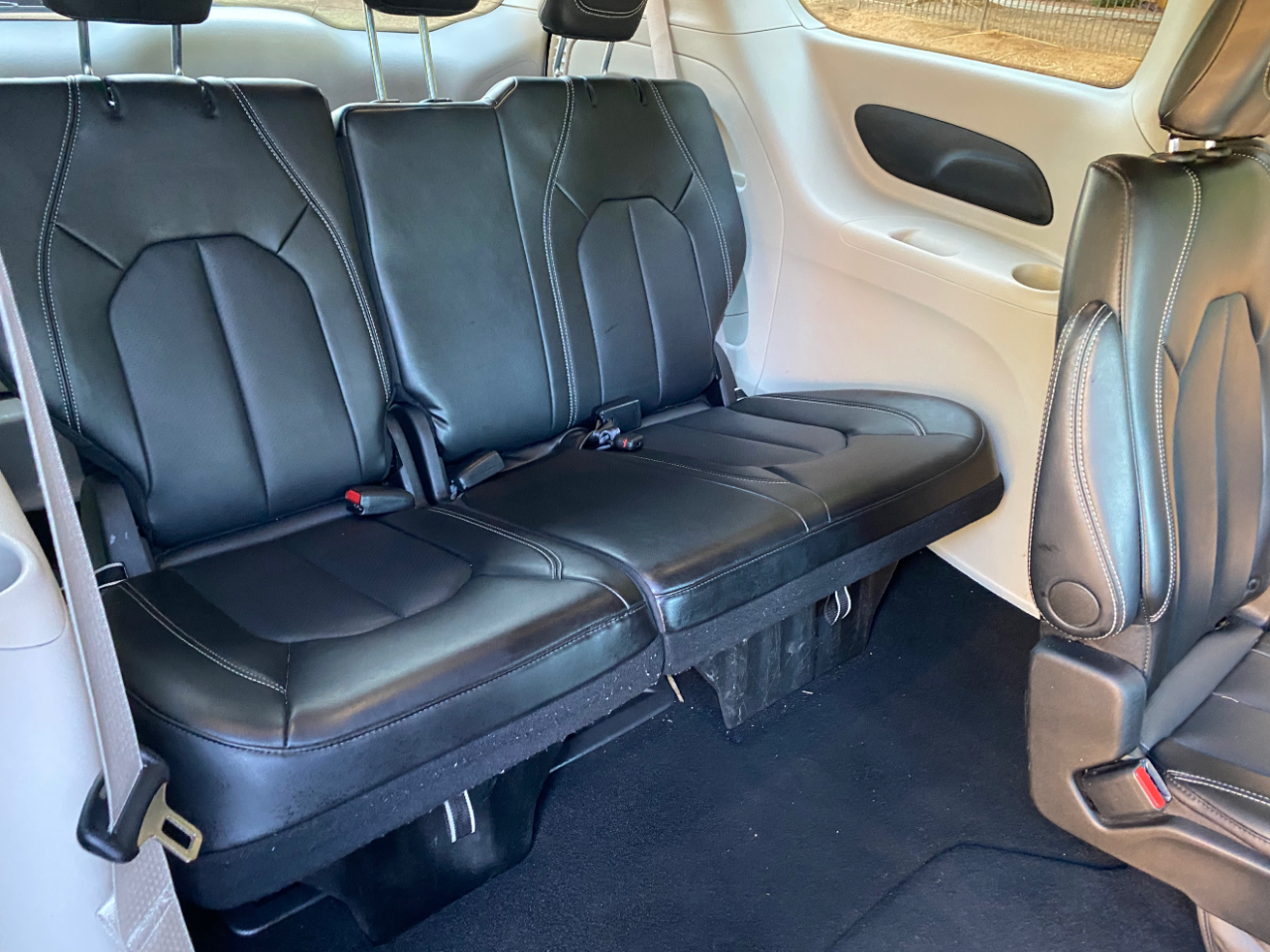 Chrysler Pacifica Touring L FWD 2024