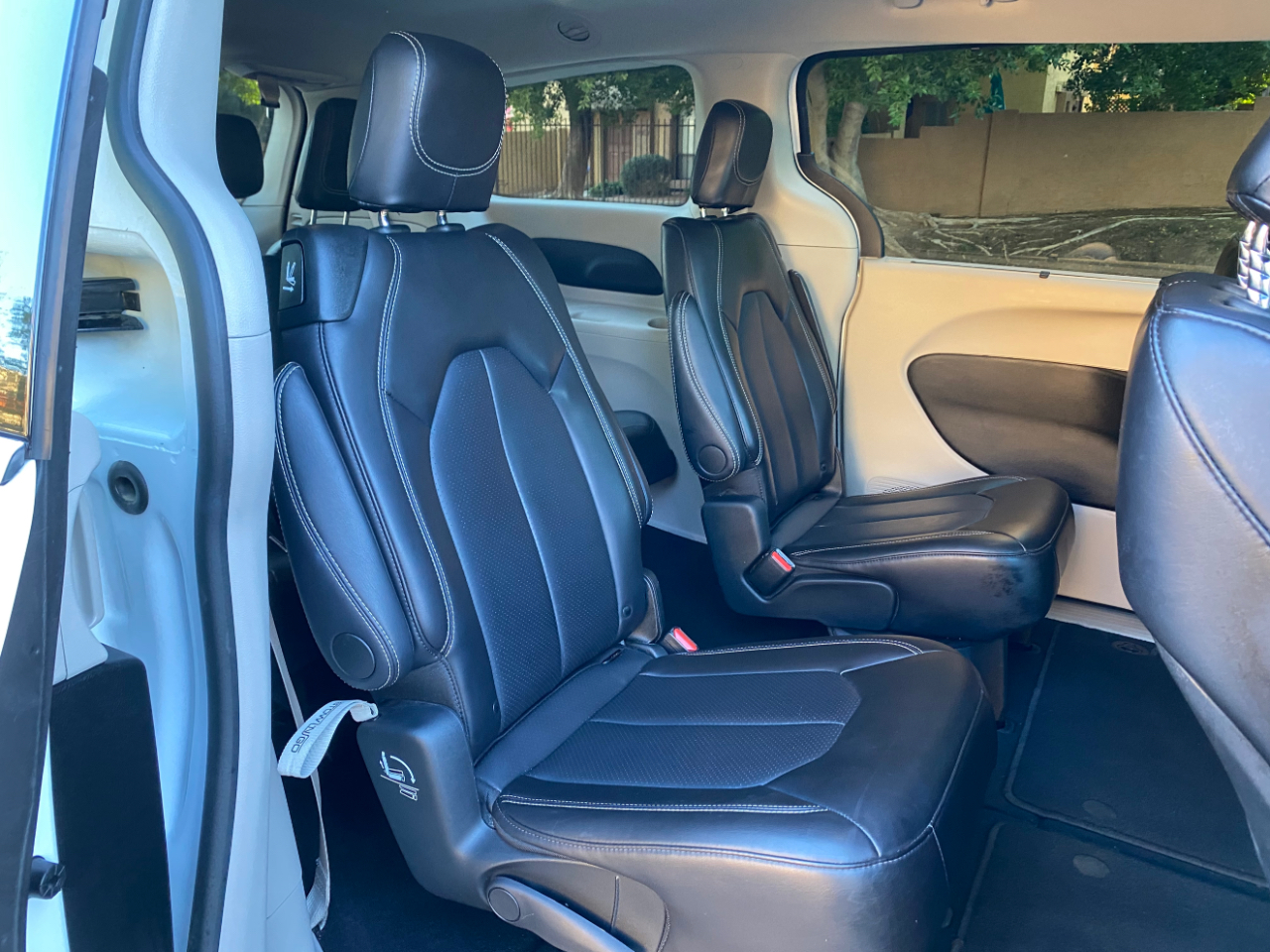 Chrysler Pacifica Touring L FWD 2024