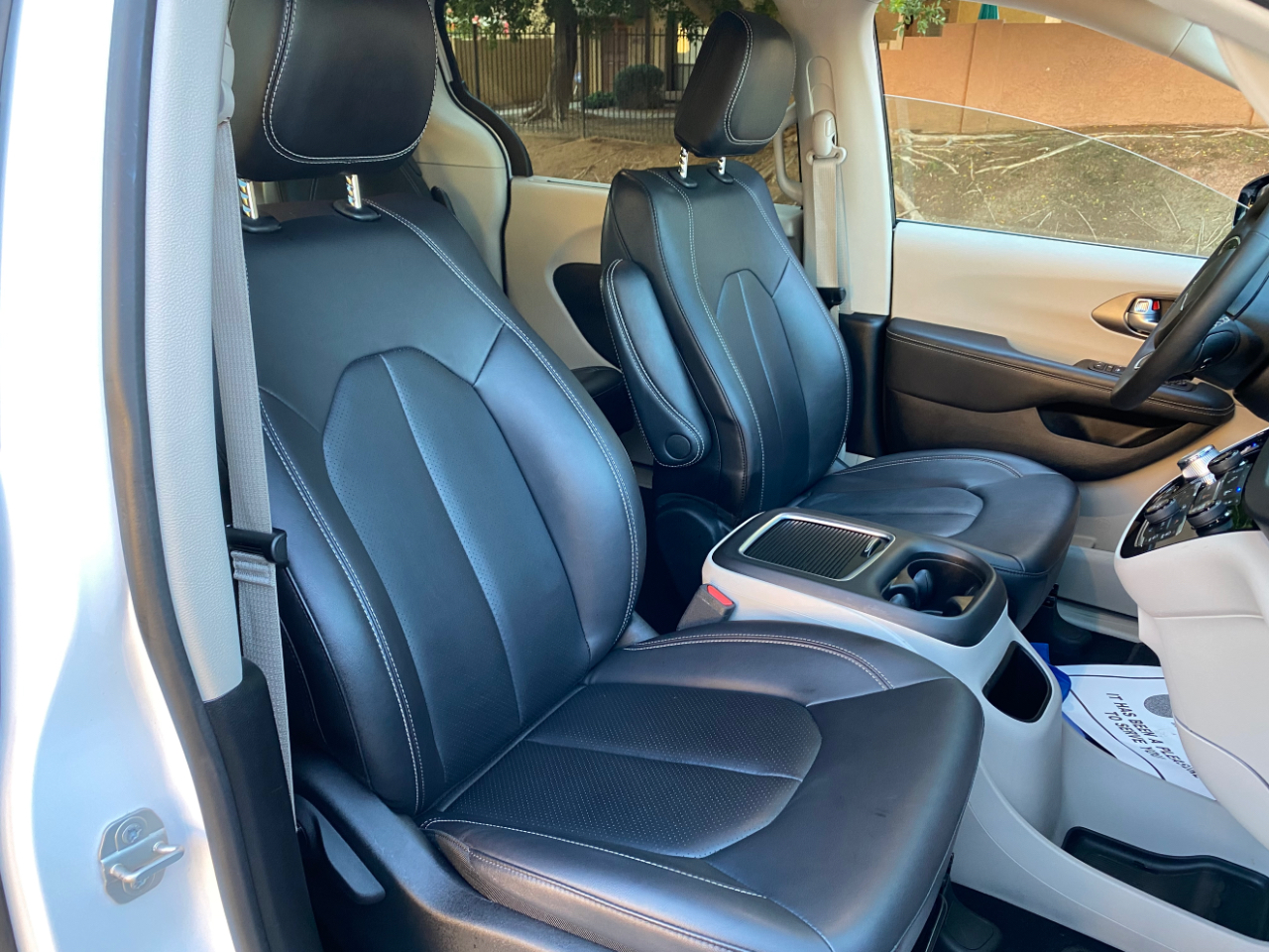 Chrysler Pacifica Touring L FWD 2024