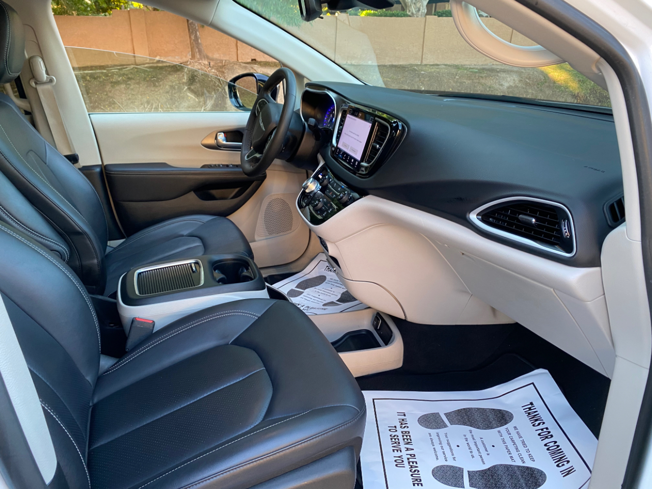 Chrysler Pacifica Touring L FWD 2024