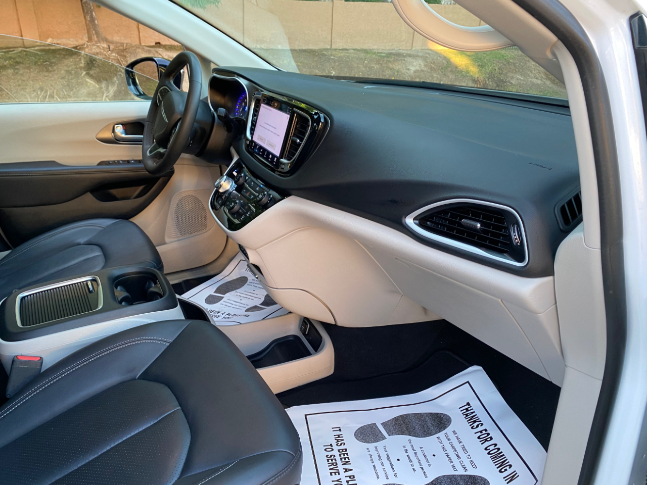 Chrysler Pacifica Touring L FWD 2024