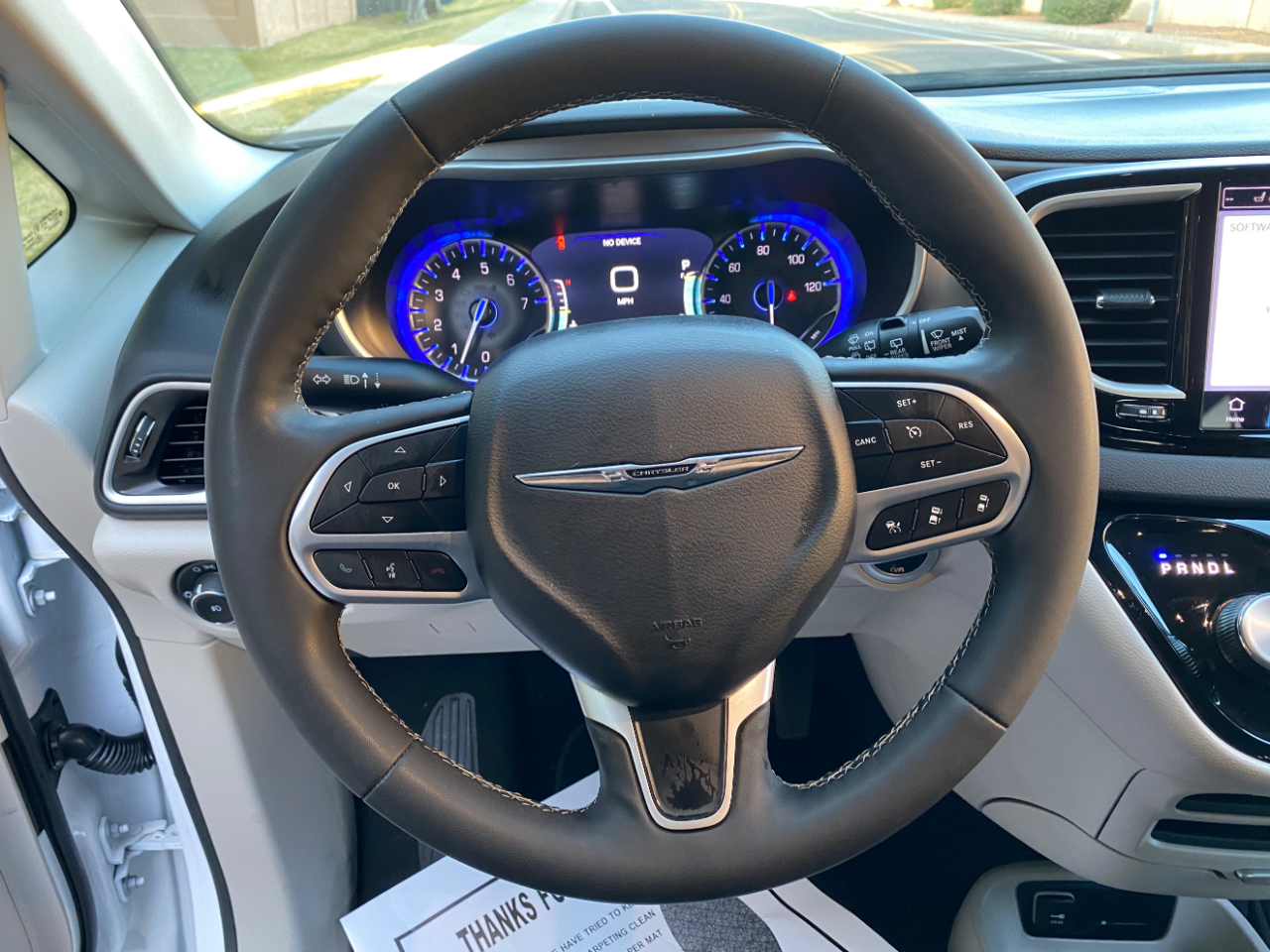 Chrysler Pacifica Touring L FWD 2024