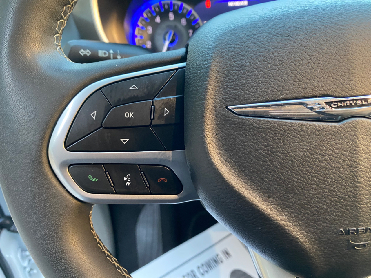 Chrysler Pacifica Touring L FWD 2024