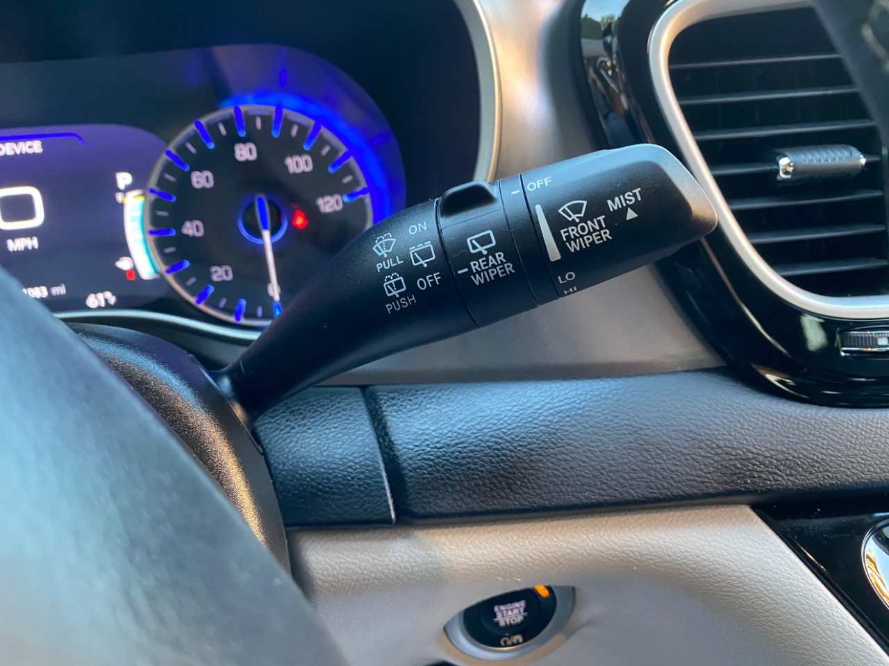 Chrysler Pacifica Touring L FWD 2024