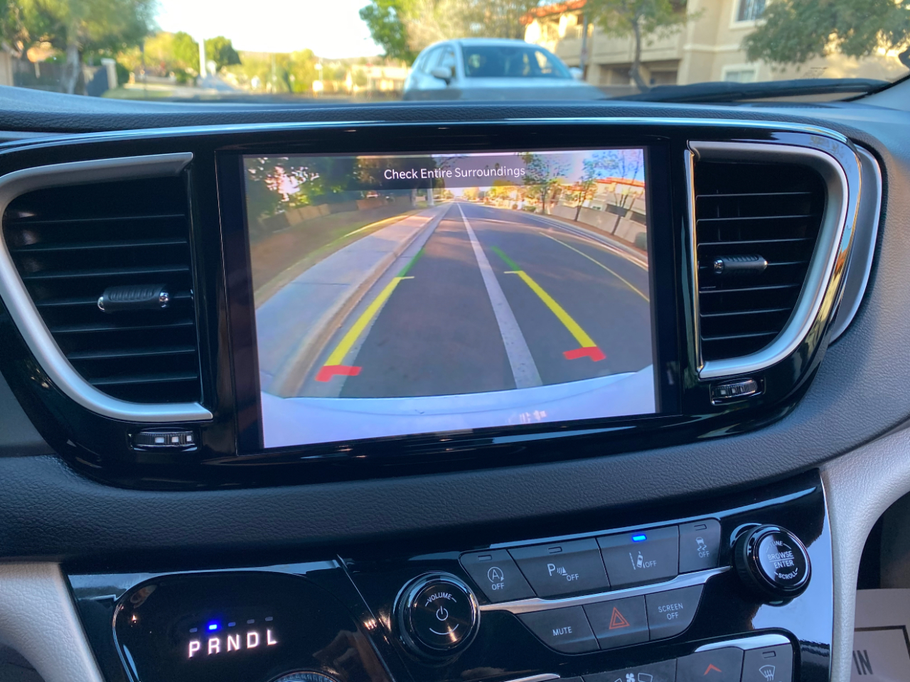 Chrysler Pacifica Touring L FWD 2024