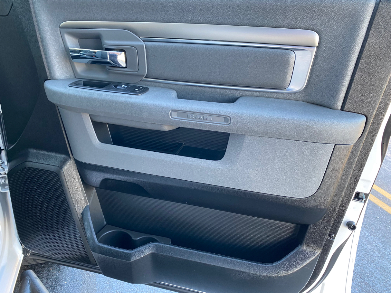 RAM 1500 Classic Warlock 4x2 Quad Cab 6'4" Box 2020