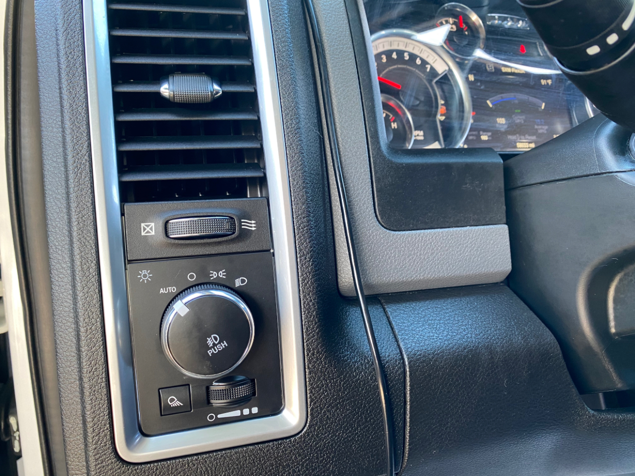 RAM 1500 Classic Warlock 4x2 Quad Cab 6'4" Box 2020