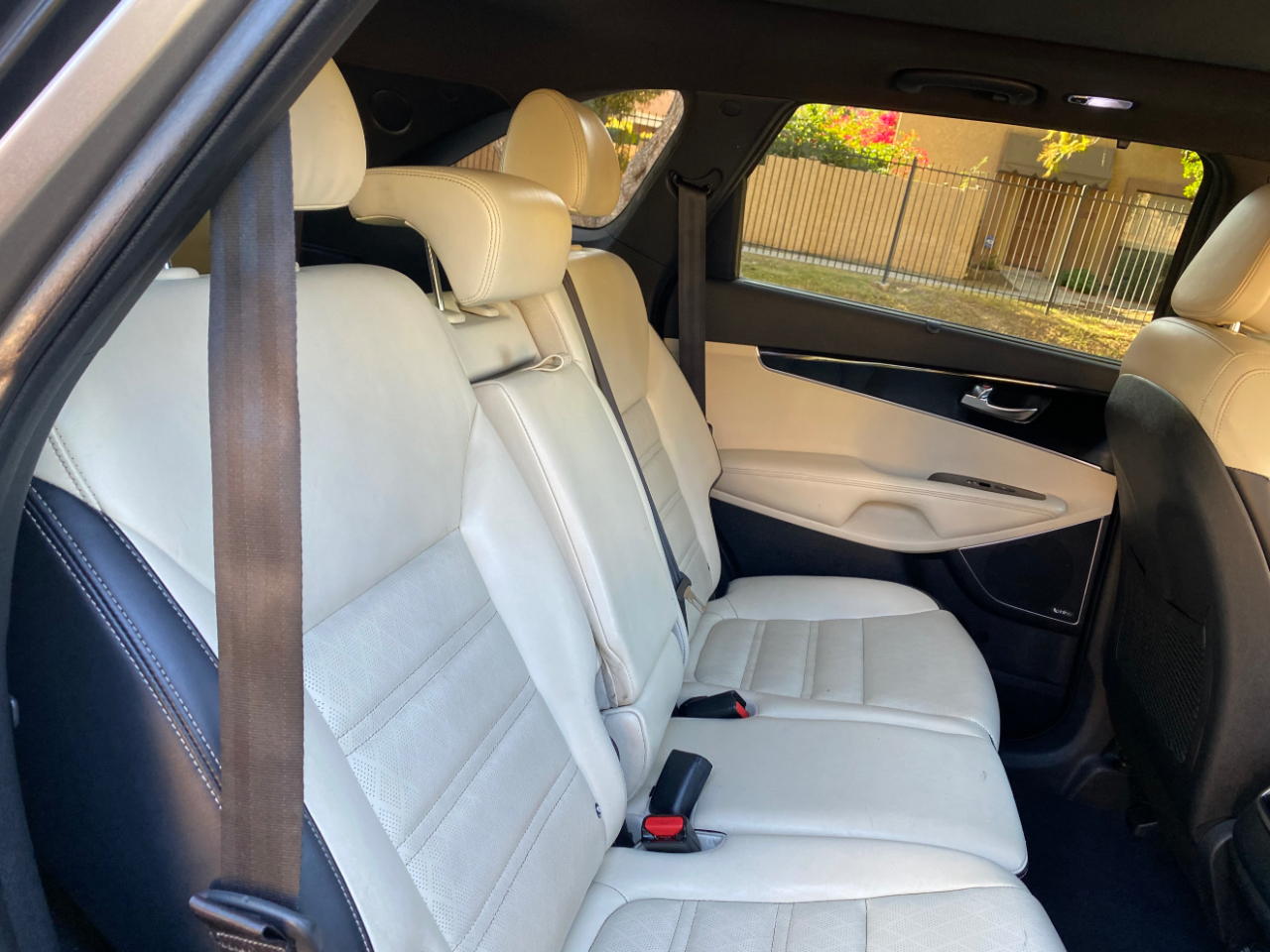 Kia Sorento AWD 4dr 3.3L SXL 2016