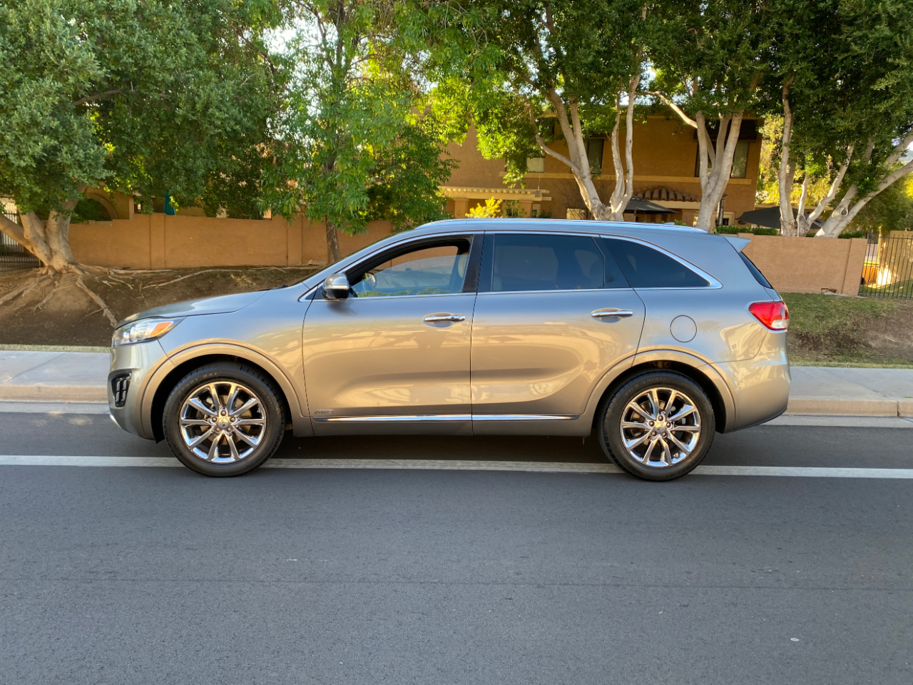 Kia Sorento AWD 4dr 3.3L SXL 2016