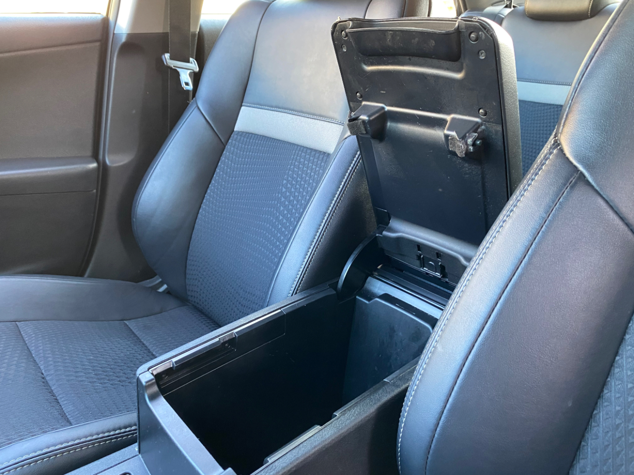 Toyota Camry 4dr Sdn I4 Auto SE Sport Limited Edition (Natl) 2012