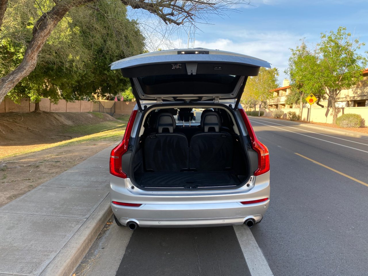 Volvo XC90 T5 FWD 7-Passenger Momentum 2018