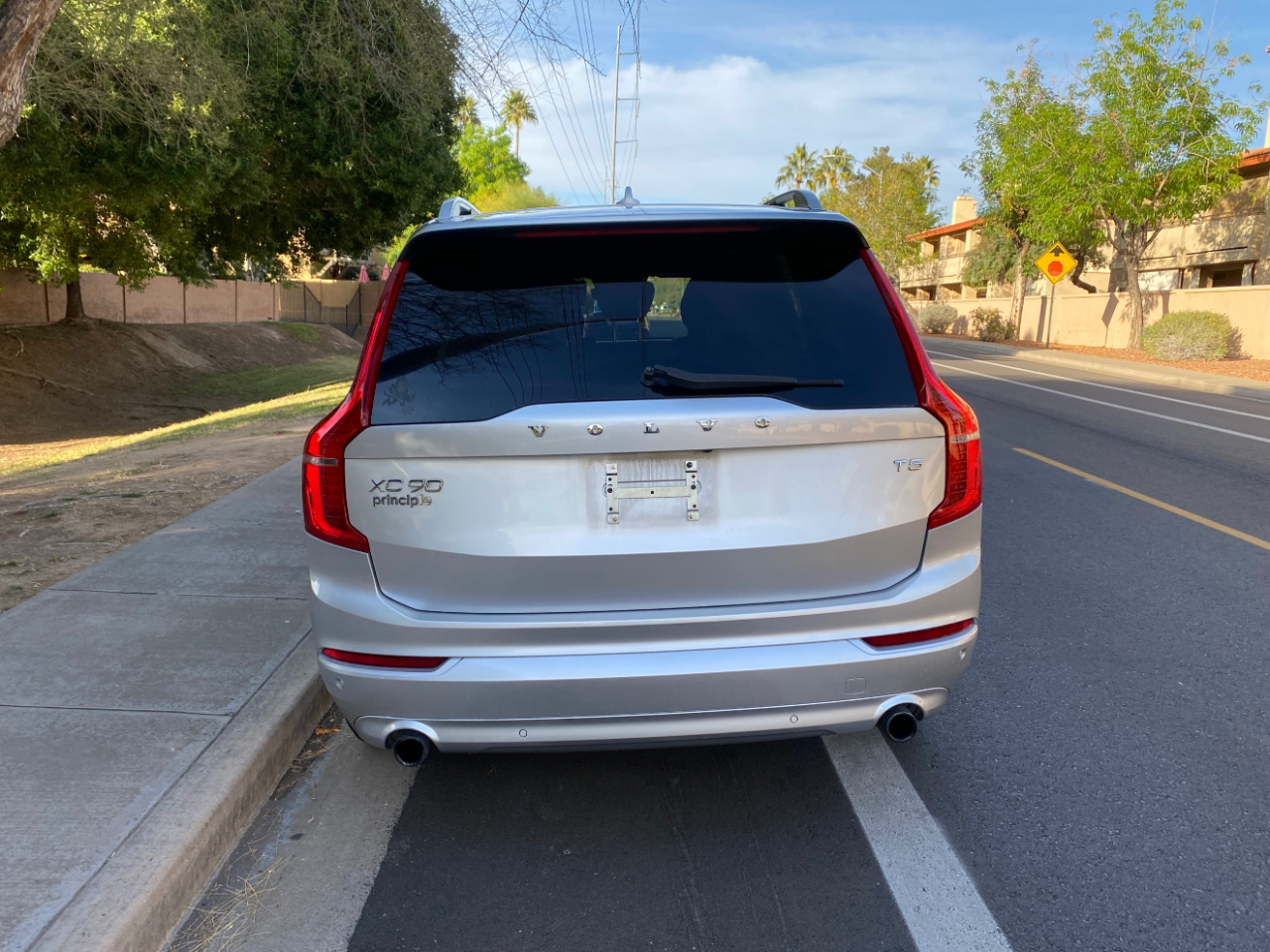 Volvo XC90 T5 FWD 7-Passenger Momentum 2018