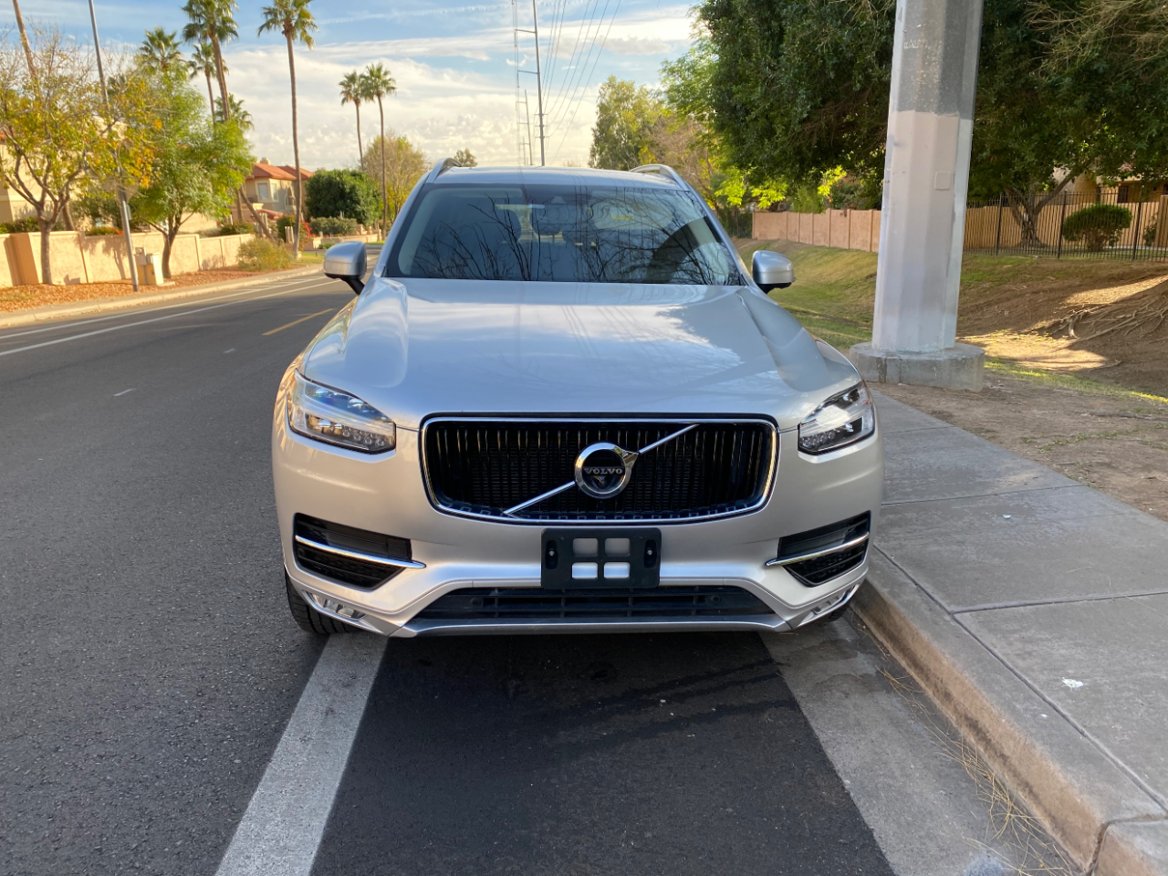Volvo XC90 T5 FWD 7-Passenger Momentum 2018