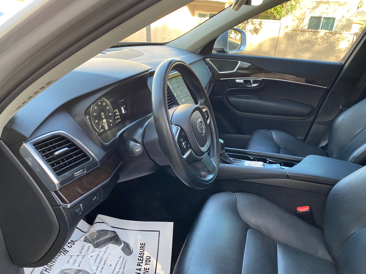 Volvo XC90 T5 FWD 7-Passenger Momentum 2018