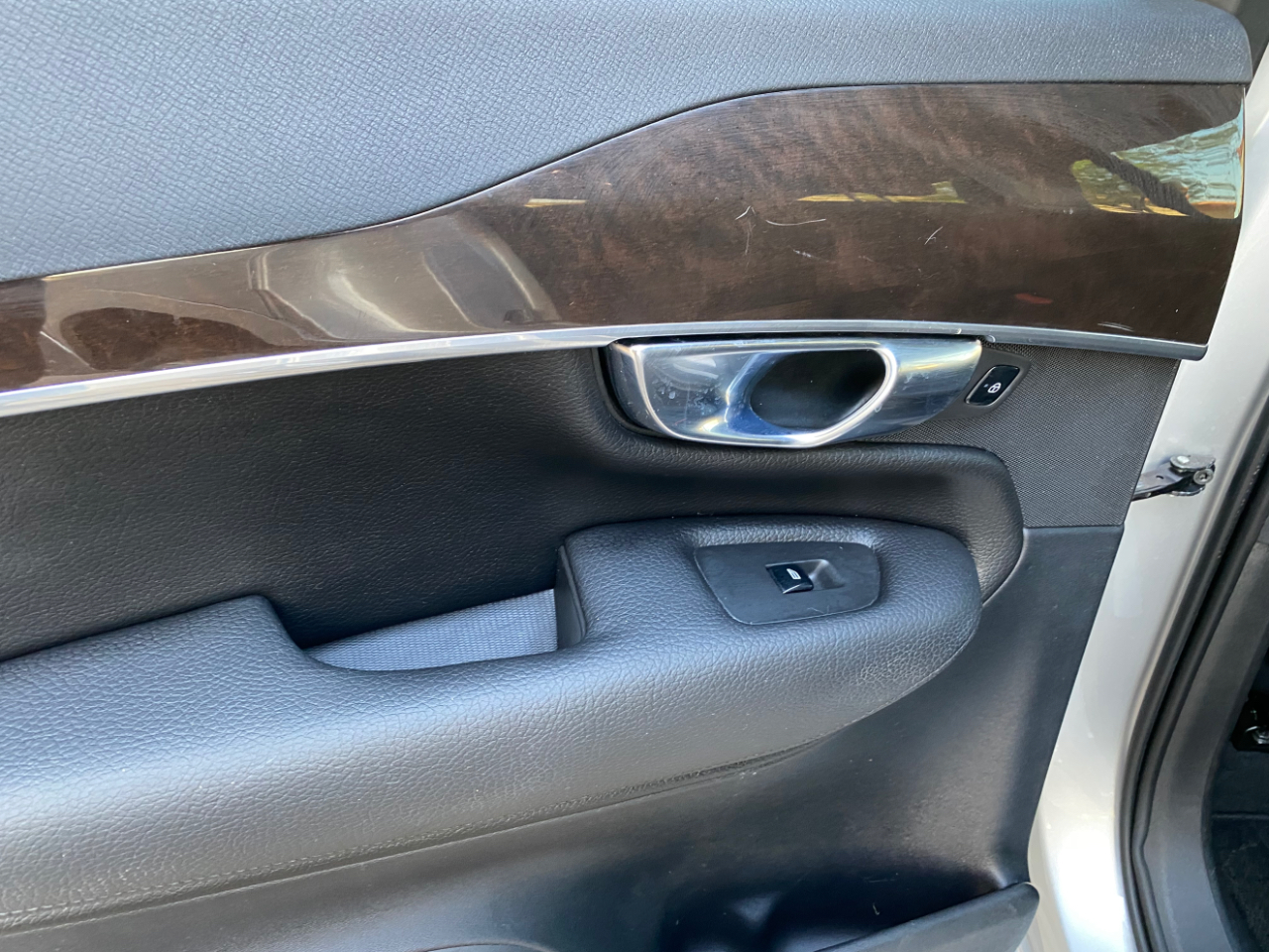 Volvo XC90 T5 FWD 7-Passenger Momentum 2018