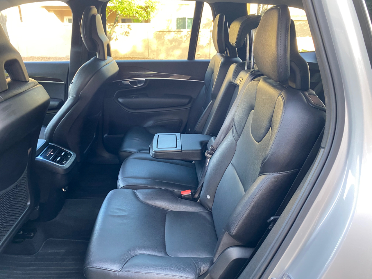 Volvo XC90 T5 FWD 7-Passenger Momentum 2018