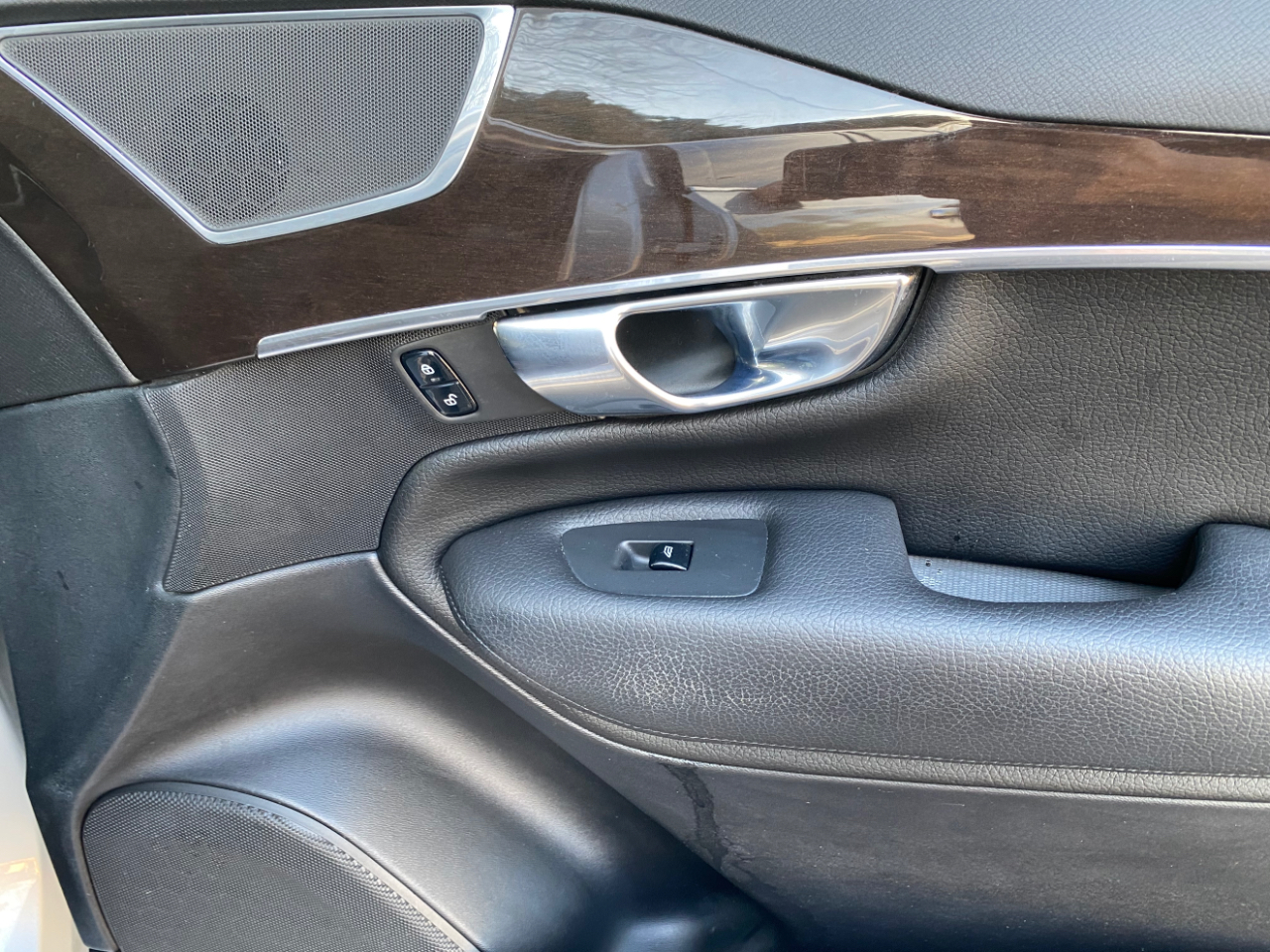 Volvo XC90 T5 FWD 7-Passenger Momentum 2018