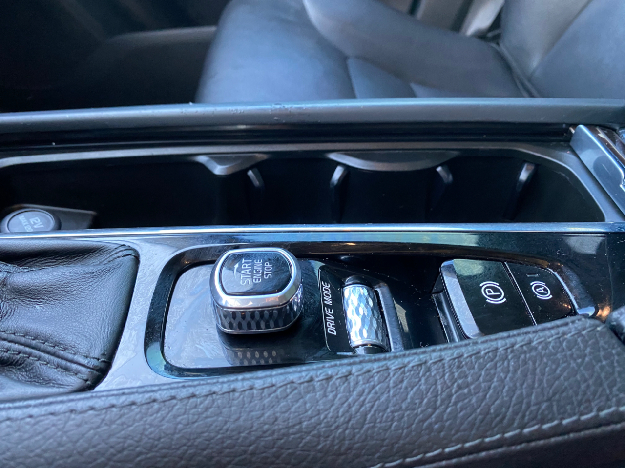 Volvo XC90 T5 FWD 7-Passenger Momentum 2018