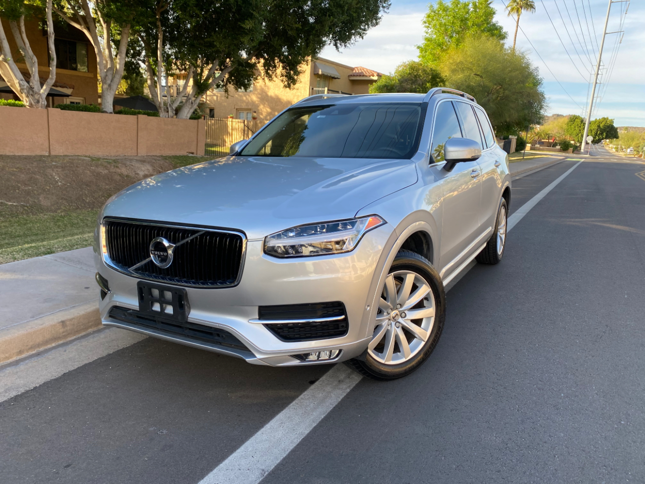 Volvo XC90 T5 FWD 7-Passenger Momentum 2018
