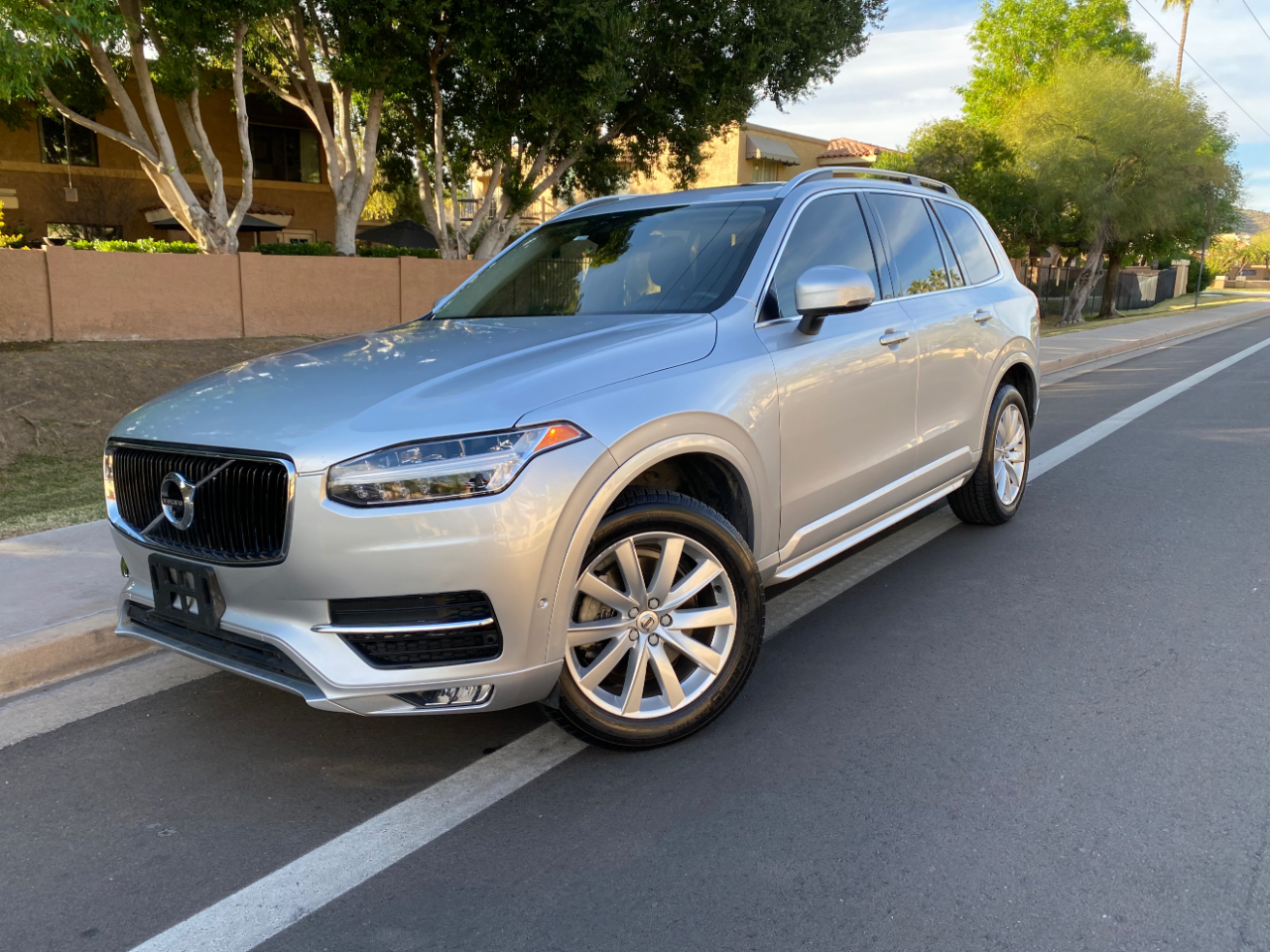 Volvo XC90 T5 FWD 7-Passenger Momentum 2018