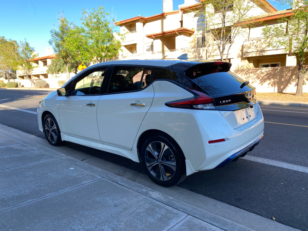 Nissan Leaf SV PLUS Hatchback 2021