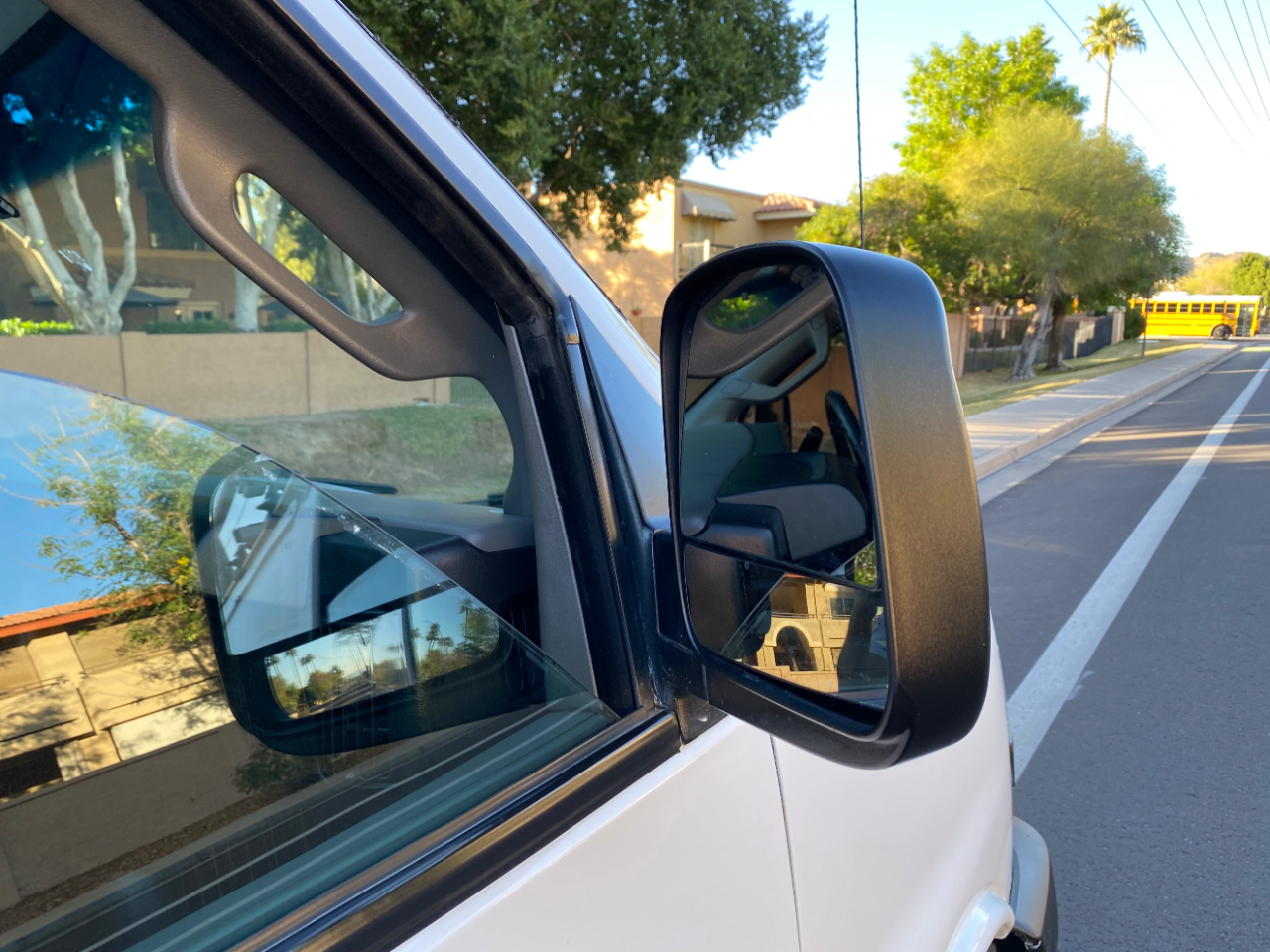 Chevrolet Express Cargo Van RWD 2500 135" 2020