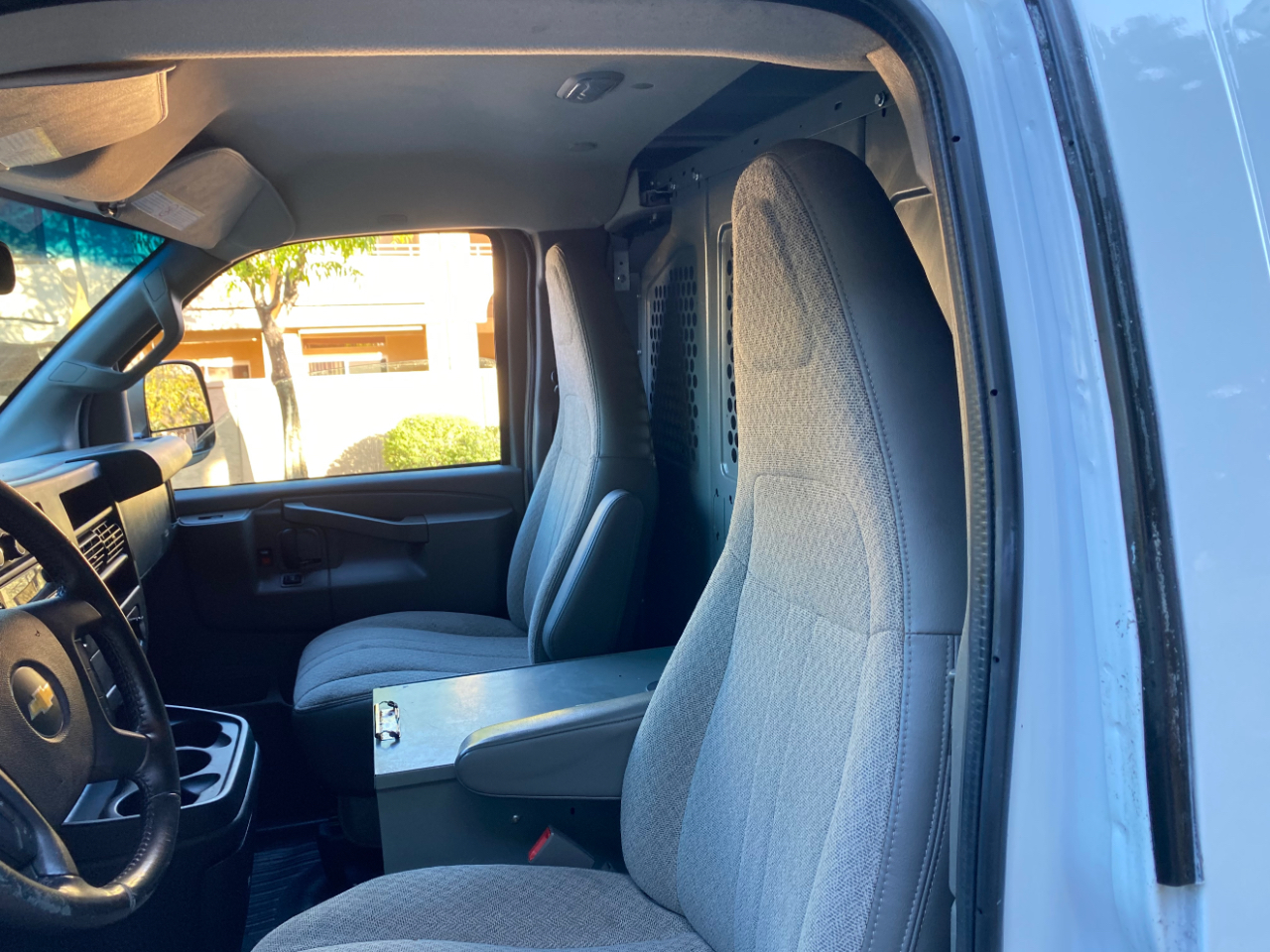 Chevrolet Express Cargo Van RWD 2500 135" 2020