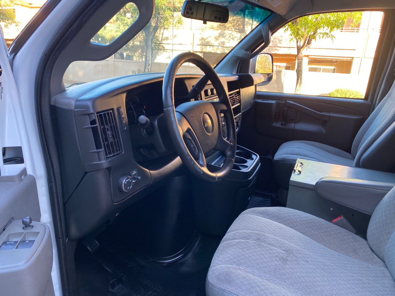 Chevrolet Express Cargo Van RWD 2500 135" 2020